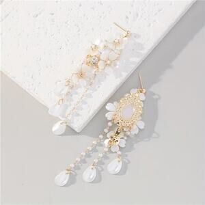 Fairy Exquisite White Flower Chandelier Dangle Earrings, New!